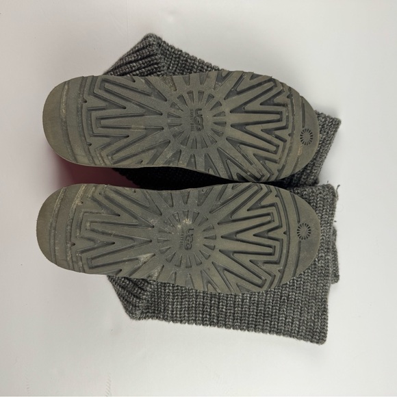 UGG Classic Cardy knit boot in gray. Size 9 - Picture 4 of 12